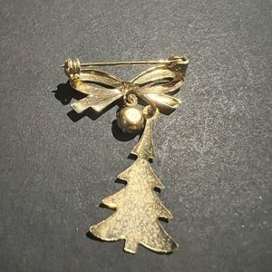 Vintage Christmas Tree Brooch Red Crystal